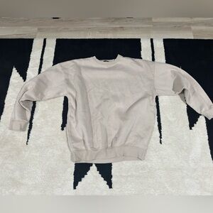 NWOT Boohoo cream crewneck! Size medium